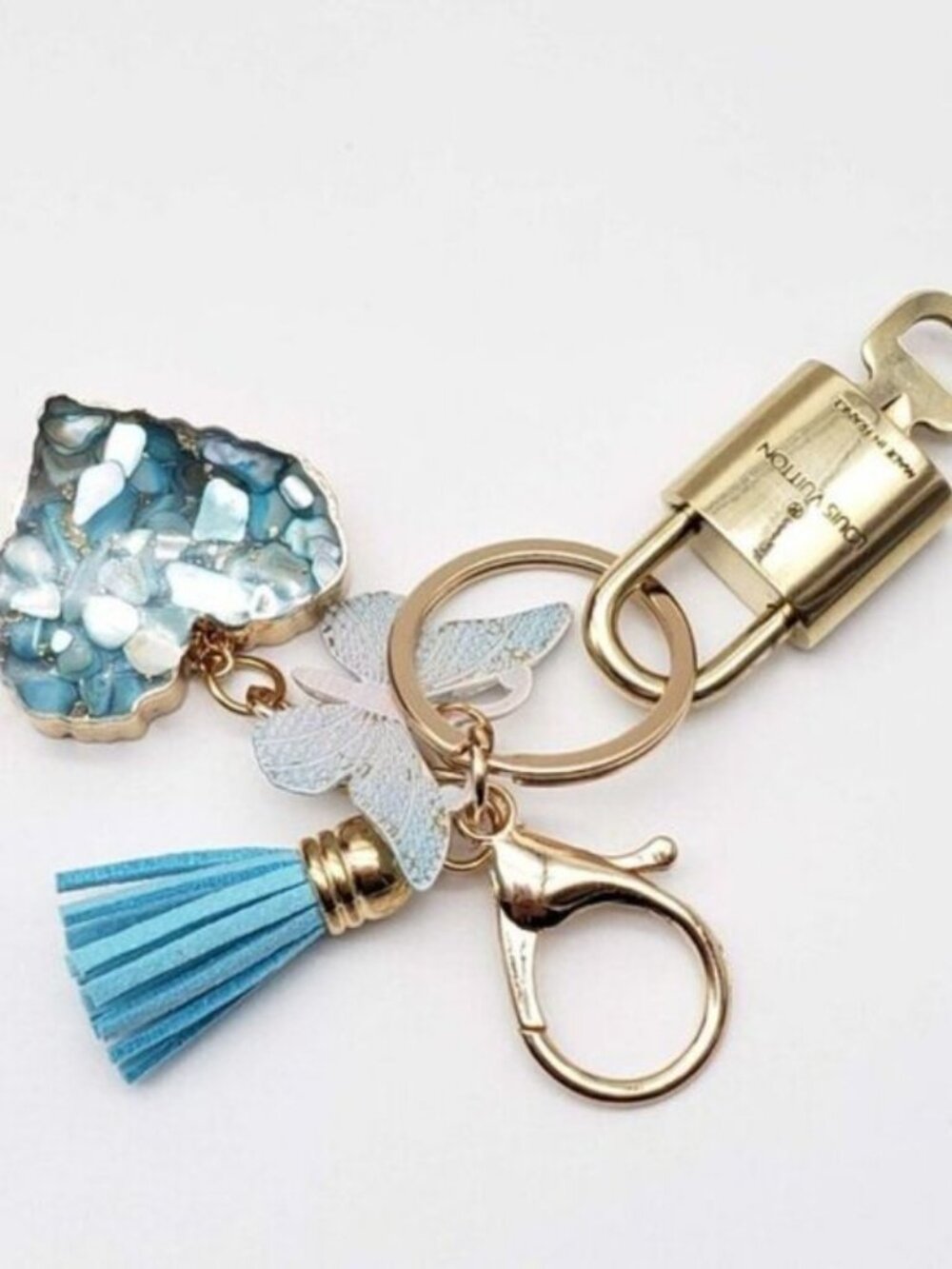 Authentic Louis Vuitton Gold Lock 🔒 Keychain Bag Unbranded Heart Charm LV - Picture 7 of 7
